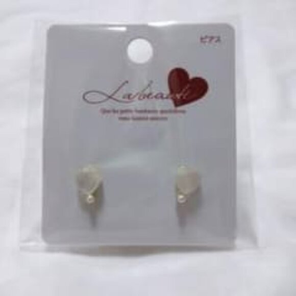 CanDo Heart Motif Earrings White - Picture 2 of 4